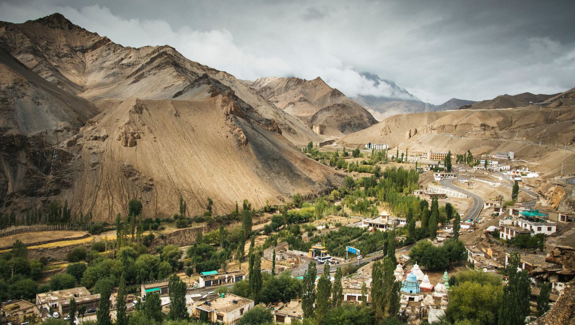 Lamayuru monastery and Moonland landscape